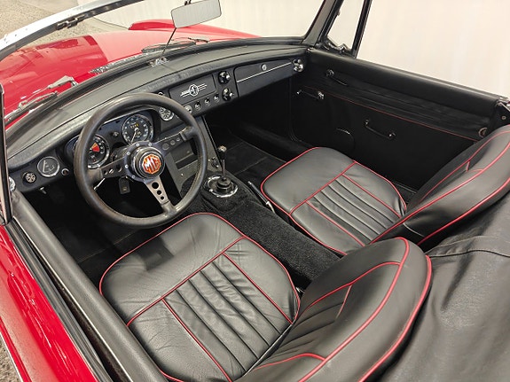 MG MGB 8 of 19