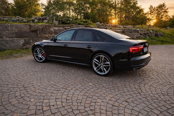 Audi A8 2 of 5