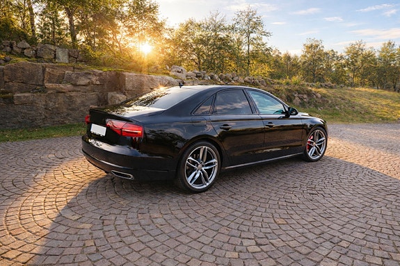 Audi A8 4 of 5