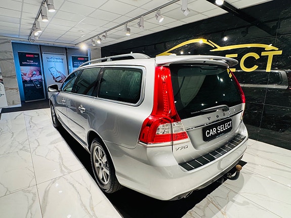 Volvo V70 3 of 21