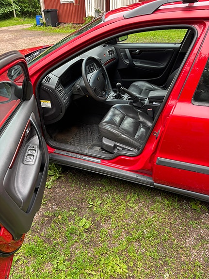 Volvo V70 5 of 5