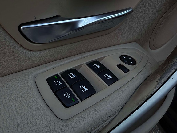 BMW 320 14 of 17