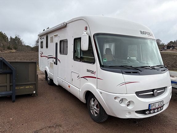 Rapido 9097DF 2 of 6