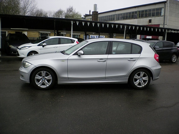 BMW 118d 4 of 5