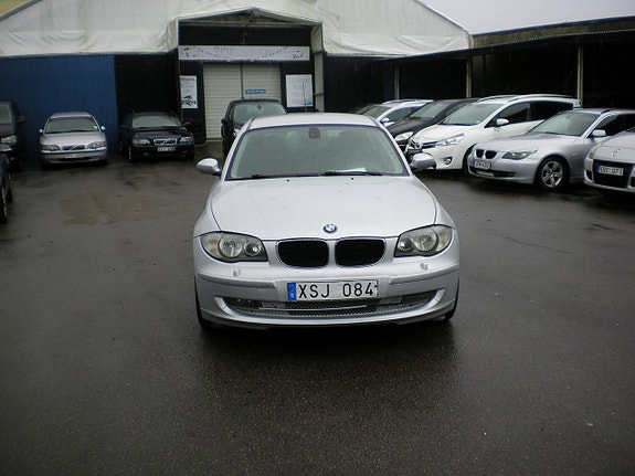 BMW 118d 3 of 5