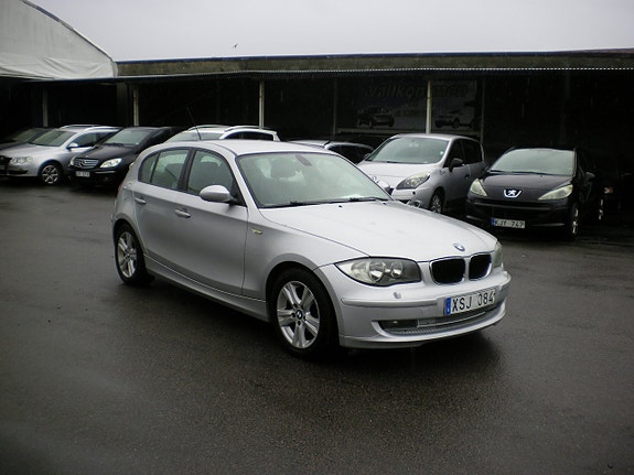 BMW 118d 2 of 5