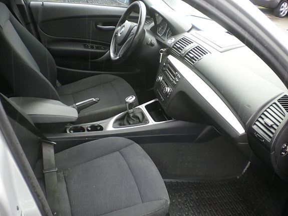 BMW 118d 6 of 11