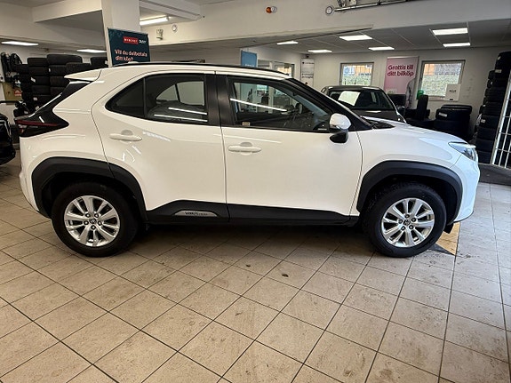 Toyota Yaris Cross 4 of 27