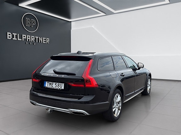 Volvo V90 Cross Country 4 of 5