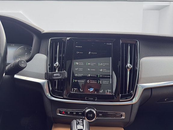 Volvo V90 Cross Country 18 of 19