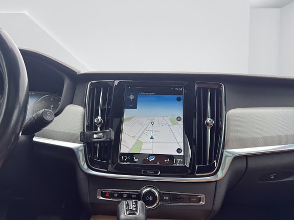 Volvo V90 Cross Country 13 of 19