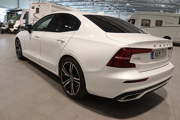Volvo S60 4 of 5