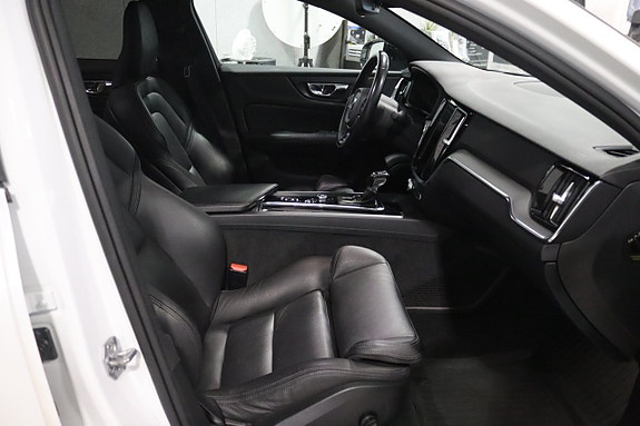 Volvo S60 8 of 11