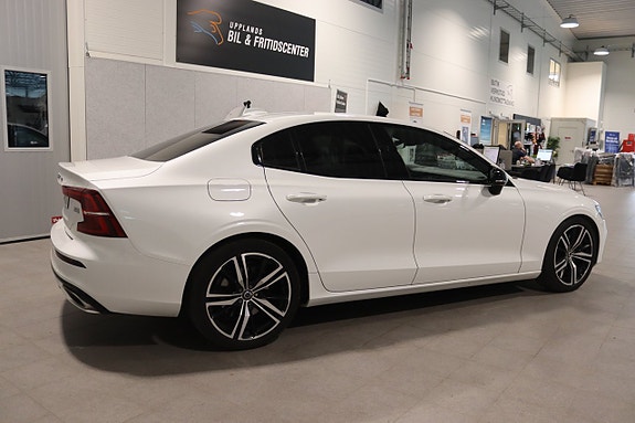 Volvo S60 3 of 5