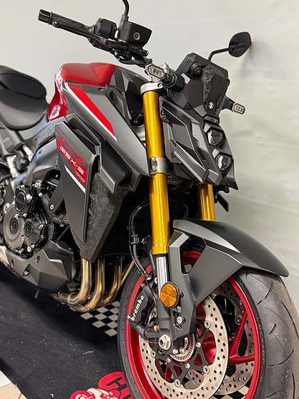 Suzuki GSX S 1000 5 of 5