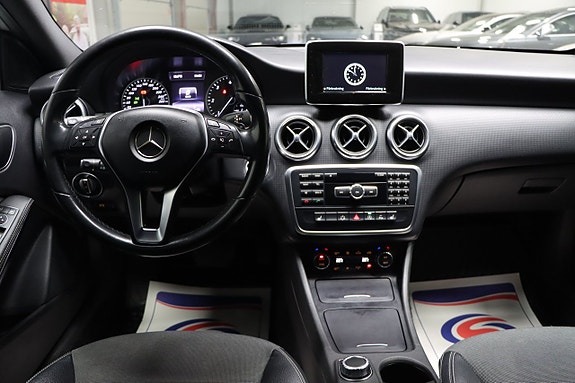 Mercedes-Benz A180 9 of 18