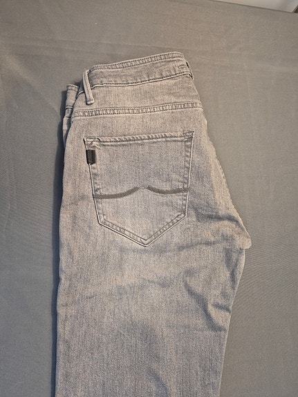 Product image 16 of 16