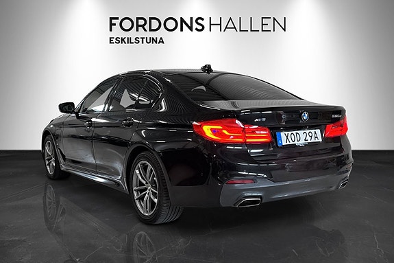 BMW 530e 4 of 5