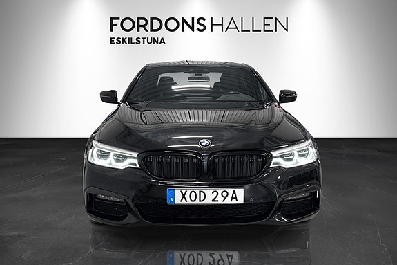 BMW 530e 2 of 5