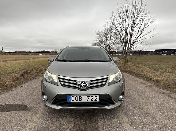 Toyota Avensis 3 of 5