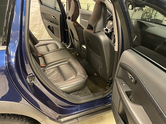 Volvo XC70 10 of 10