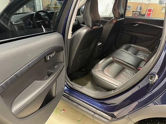 Volvo XC70 8 of 10