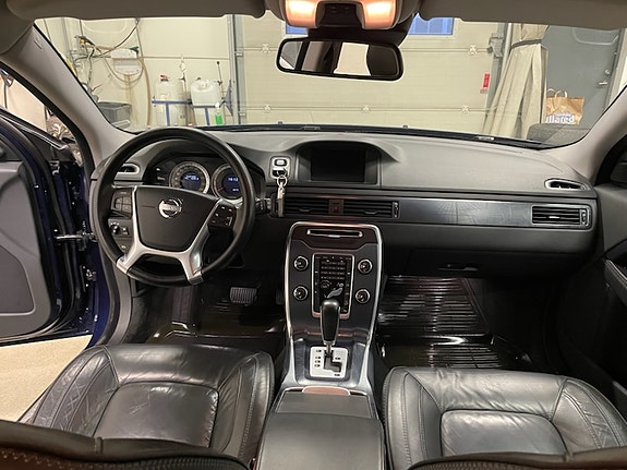 Volvo XC70 6 of 10