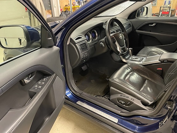 Volvo XC70 7 of 10