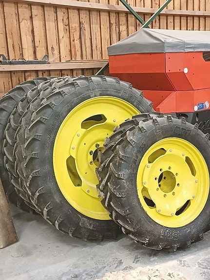BKT Radodlings Hjul John Deere 270/95R32   /270/95R48