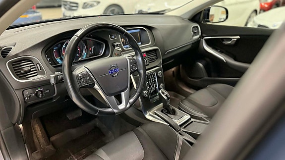 Volvo V40 14 of 30