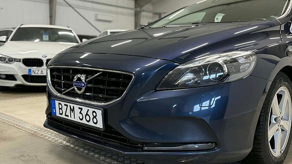 Volvo V40 4 of 30