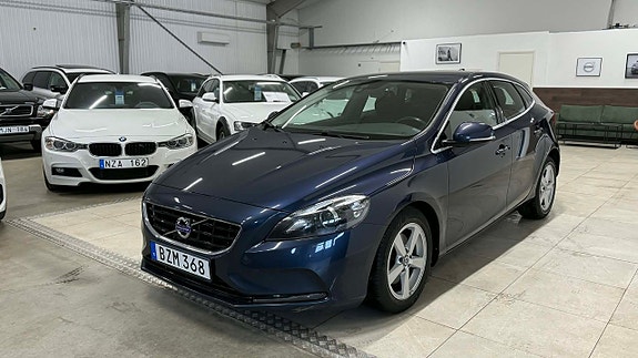 Volvo V40 3 of 30