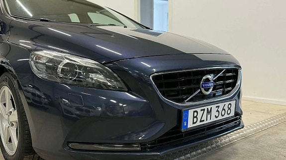 Volvo V40 5 of 30