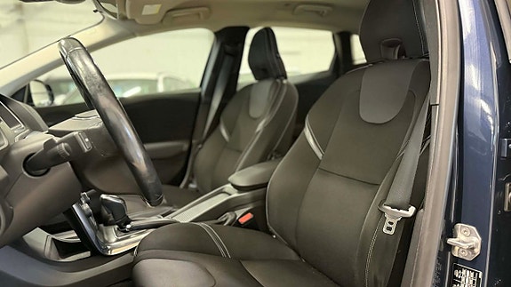 Volvo V40 20 of 30