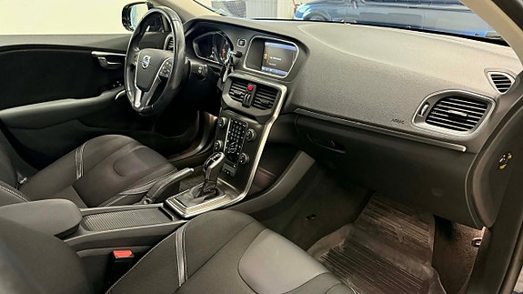 Volvo V40 19 of 30