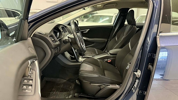 Volvo V40 28 of 30