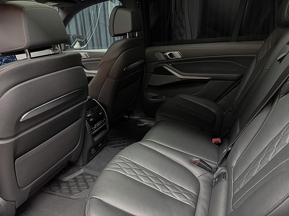 BMW X7 9 of 11
