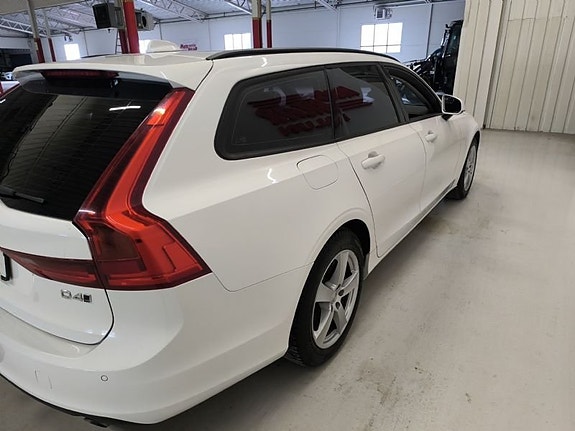 Volvo V90 4 of 5