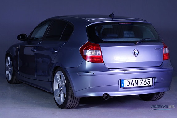 BMW 120d 4 of 5