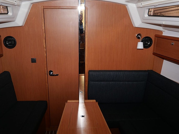 Bavaria 33 2 of 21