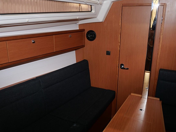 Bavaria 33 3 of 21