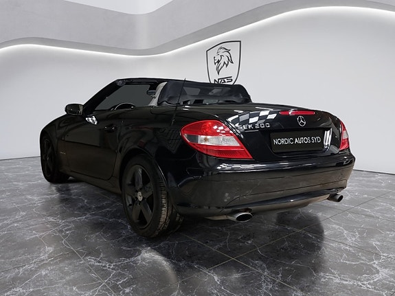 Mercedes-Benz SLK200 3 of 5
