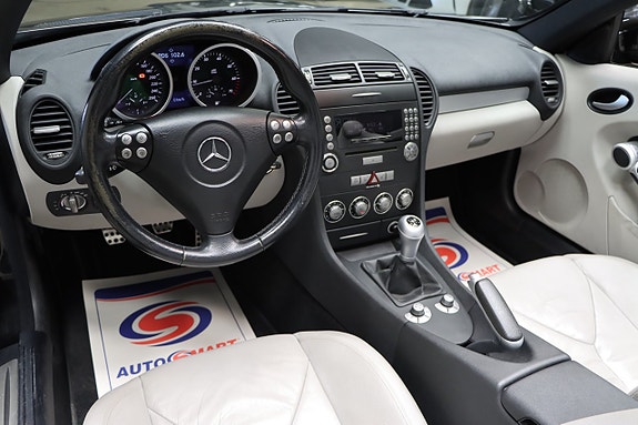 Mercedes-Benz SLK200 10 of 15