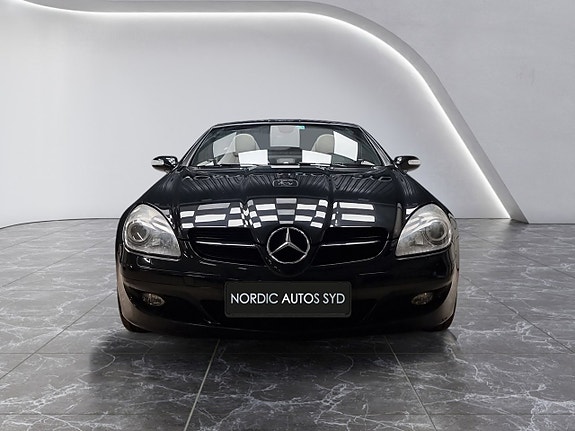 Mercedes-Benz SLK200 9 of 15