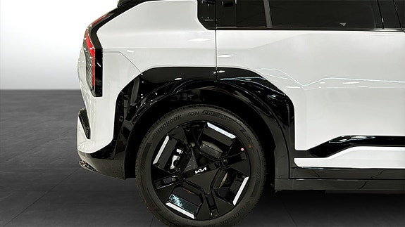 Kia EV3 9 of 16
