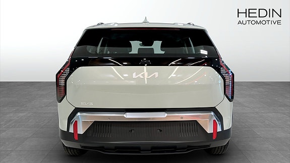 Kia EV3 5 of 12