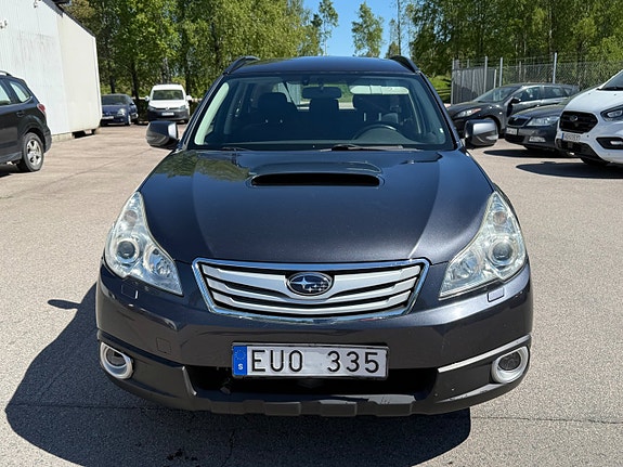 Subaru Outback 2 of 5
