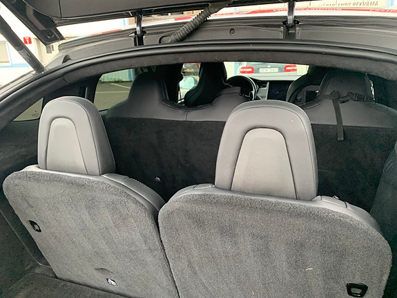 Tesla Model X 9 of 20