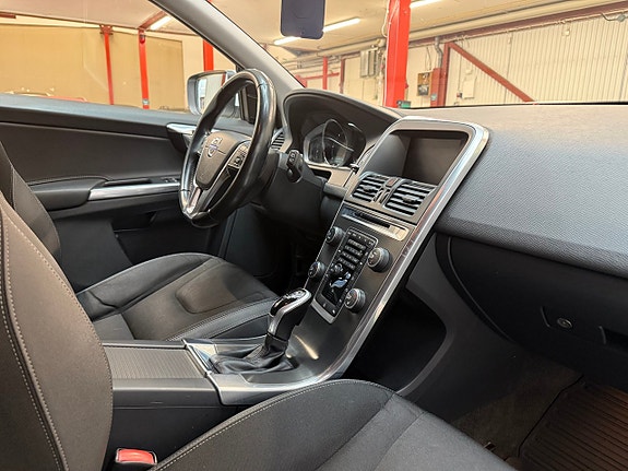 Volvo XC60 16 of 18