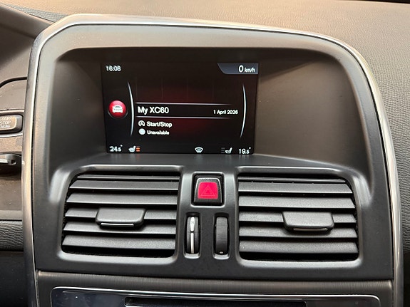 Volvo XC60 15 of 18